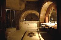 Butan Kraliyet ailesinin konakladığı Harem Cave Suite